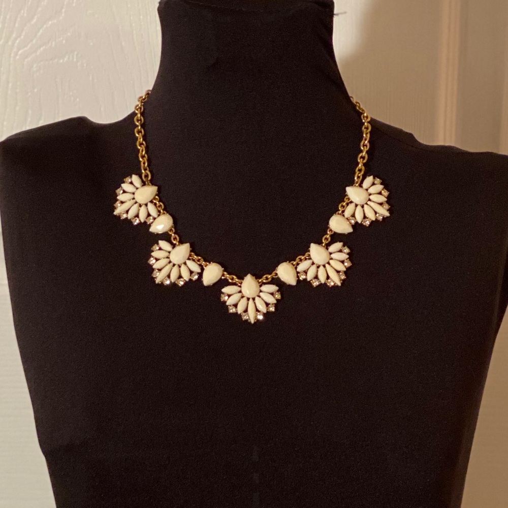 White and Chrystal Stone Antique Gold Necklace